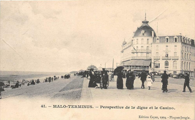 Carte postale ancienne Malo Terminus Perspective De La Digue Et Casino