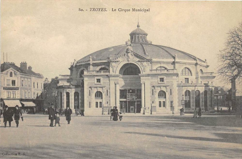 Carte postale ancienne Troyes Le Cirque Municipal à Troyes