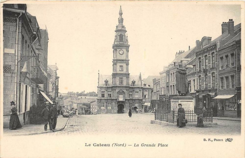 Carte postale ancienne Le Cateau La Grande Place (dos non divisé)