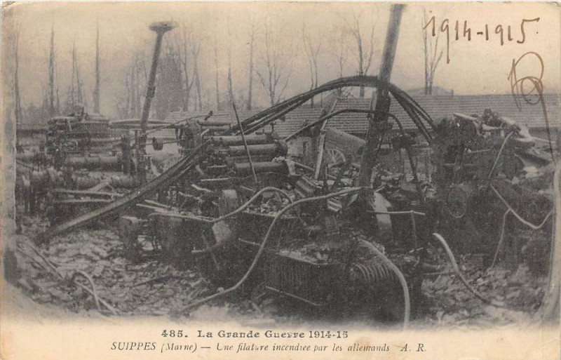 Carte postale ancienne Suippes Une Filature Incendiee à Suippes