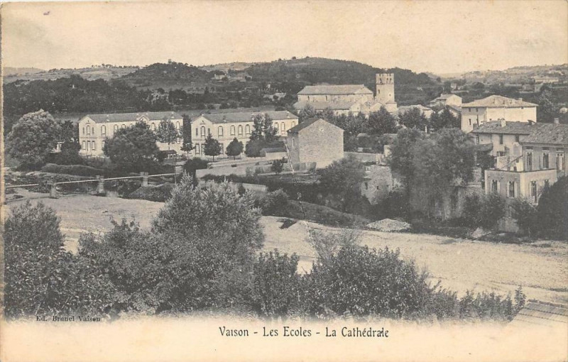 Carte postale ancienne Vaison Les Ecoles