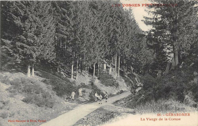 Carte postale ancienne Gerardmer La Vierge De La Creuse à Gérardmer