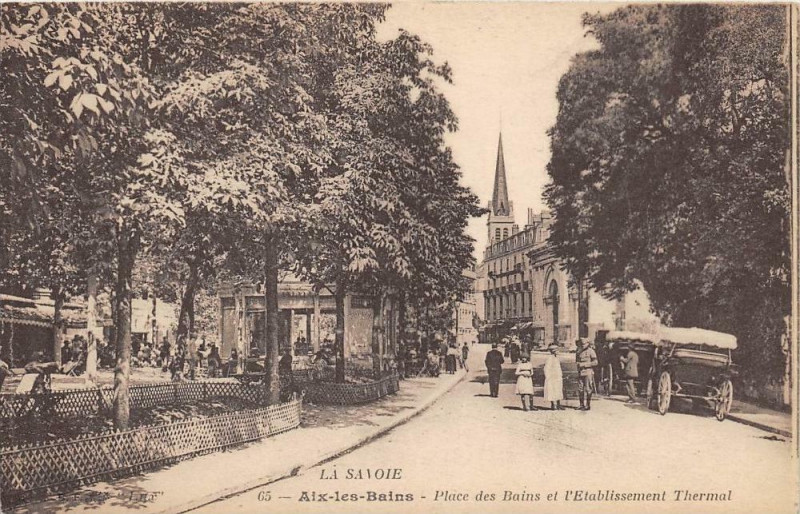 Carte postale ancienne Aix Les Bains Place Des Bains à Aix-les-Bains