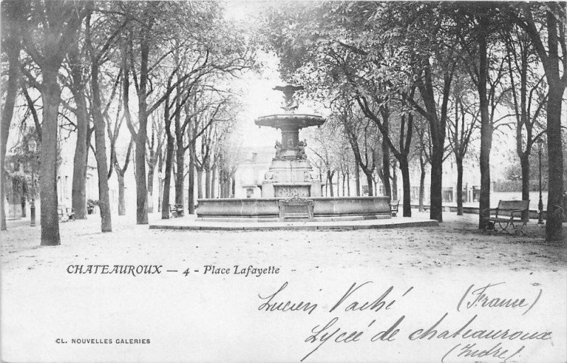 Carte postale ancienne Chateauroux Place Lafayette (dos non divisé) à Châteauroux