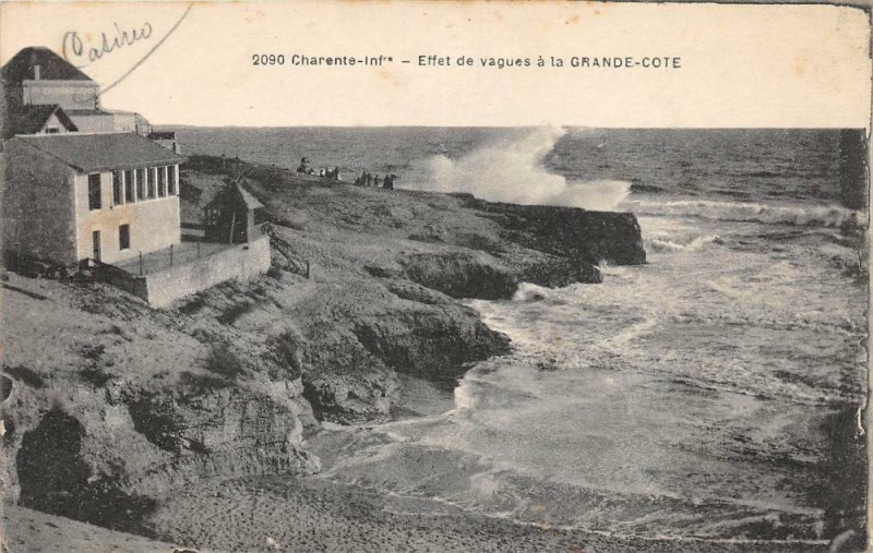 Carte postale ancienne Effet De Vagues A La Grande Cote