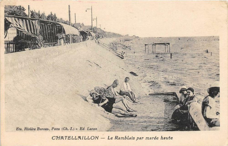 Carte postale ancienne Chatelaillon Le Ramblais Par Maree Haute
