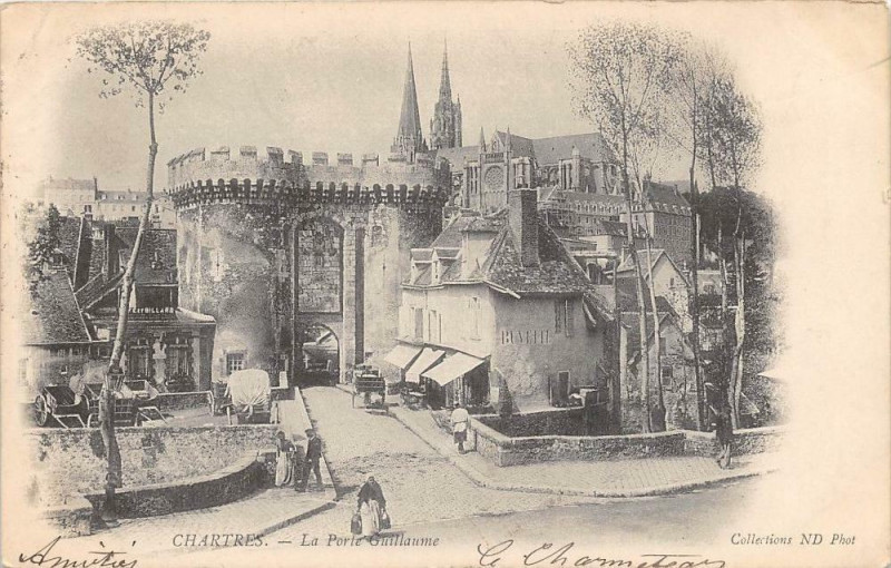 Carte postale ancienne Chartres La Porte Guillaume (dos non divisé) à Chartres