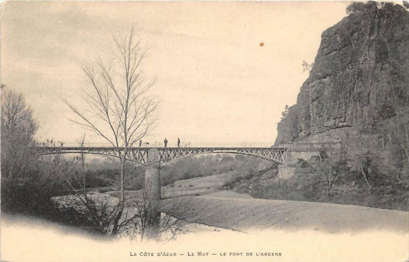 Carte postale ancienne Le Muy Le Pont De L'Argens (dos non divisé) au Muy