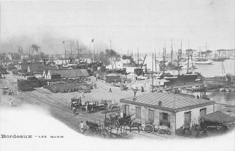 Carte postale ancienne Bordeaux Les Quais à Bordeaux