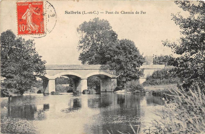 Carte postale ancienne Salbris Pont Du Chemin De Fer à Salbris