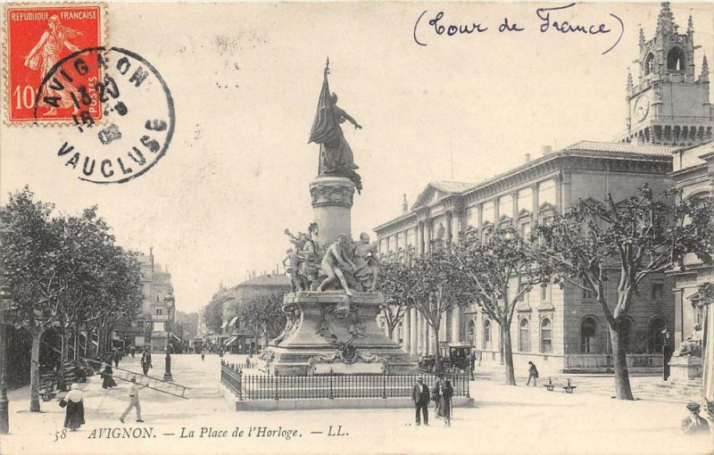 Carte postale ancienne Avignon Place De L'Horloge à Avignon