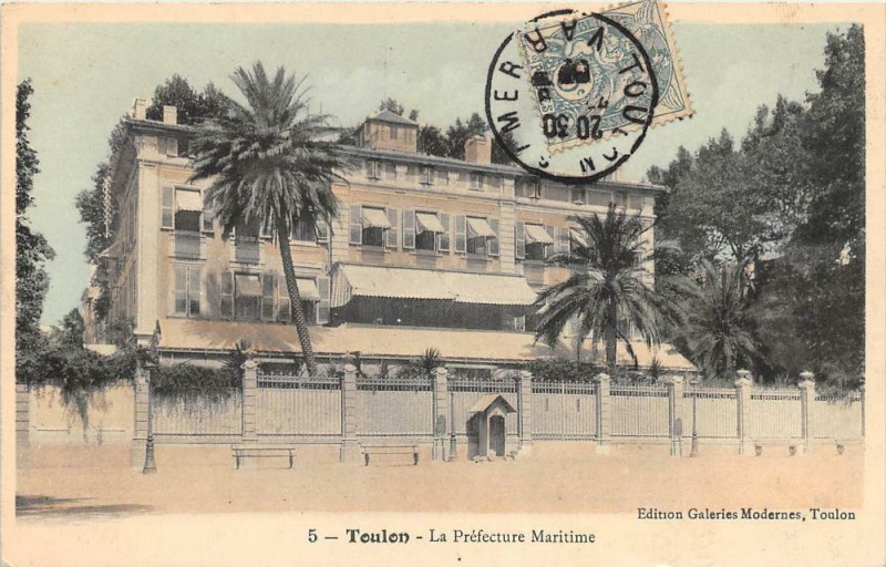 Carte postale ancienne Toulon La Prefecture Maritime à Toulon