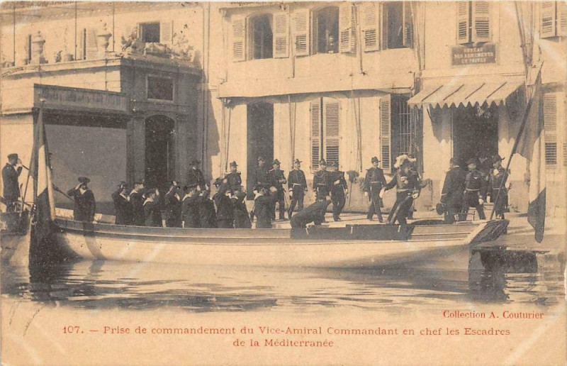 Carte postale ancienne Prise De Commandement Du Vice Amiral Commandant En Chef Les Escadres De L
