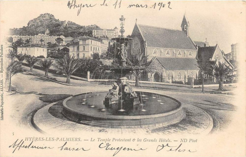 Carte postale ancienne Hyeres Le Temple Protestant Grands Hotels à Hyères