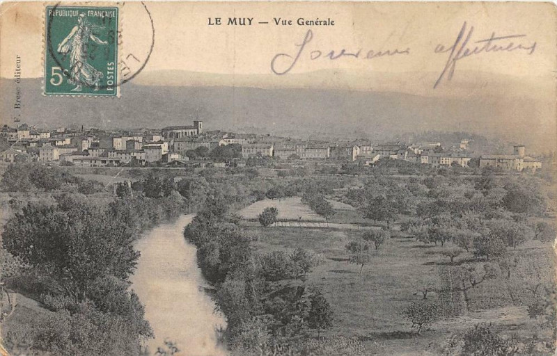 Carte postale ancienne Le Muy Vue Generale au Muy