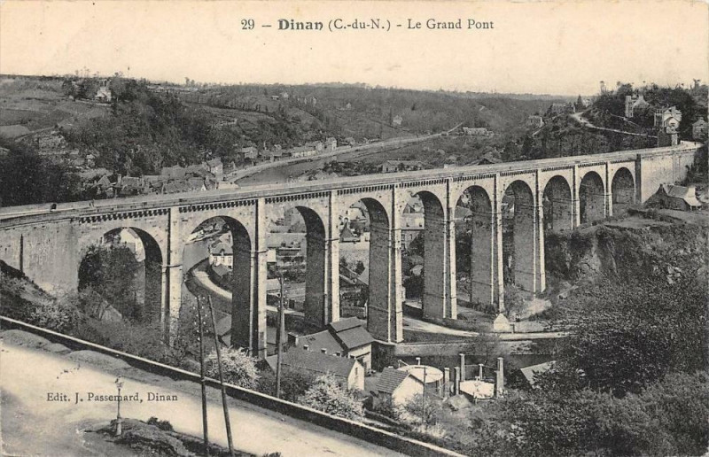 Carte postale ancienne Dinan Le Grand Pont à Dinan