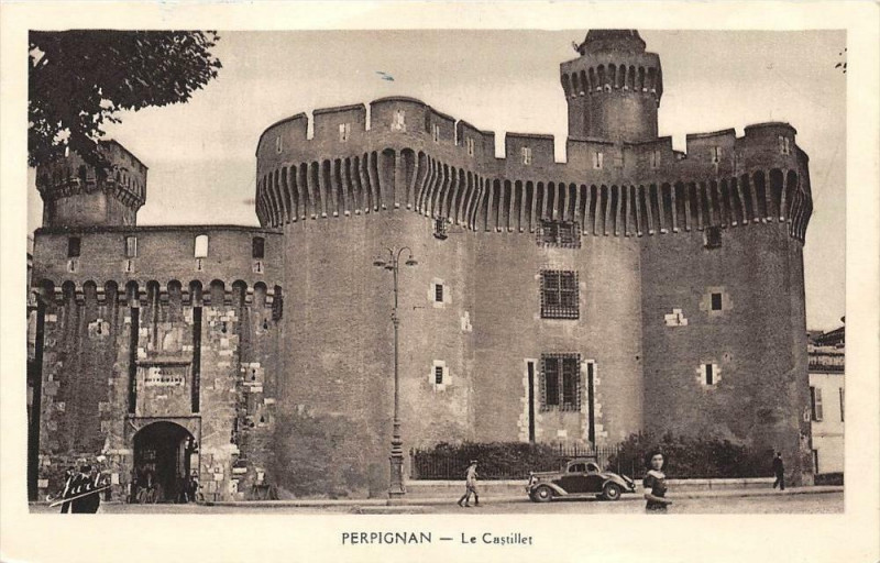 Carte postale ancienne Perpignan Le Castillet à Perpignan