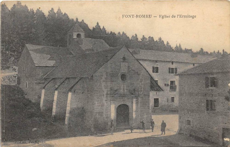 Carte postale ancienne Font Romeu Eglise De L'Ermitage