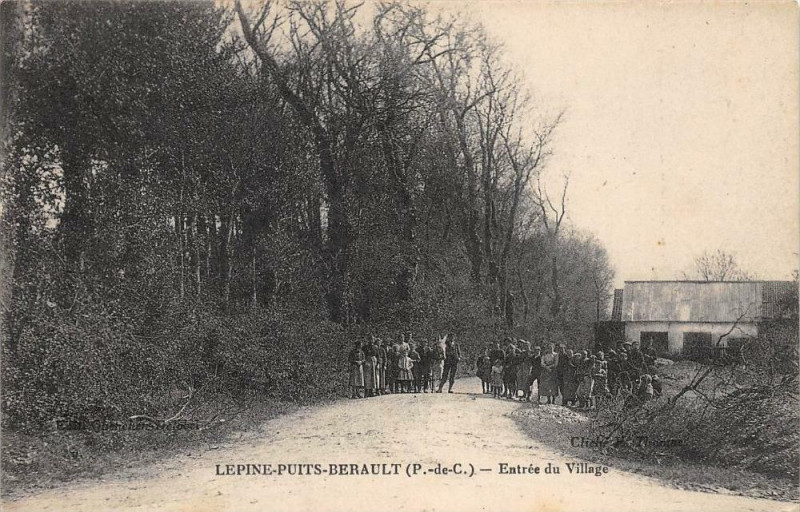 Carte postale ancienne Lepine Puits Berault Entree Du Village à Lépine