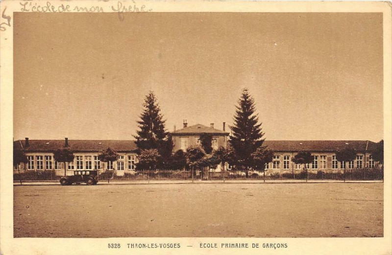 Carte postale ancienne Thaon Les Vosges Ecole Primaire De Garcons