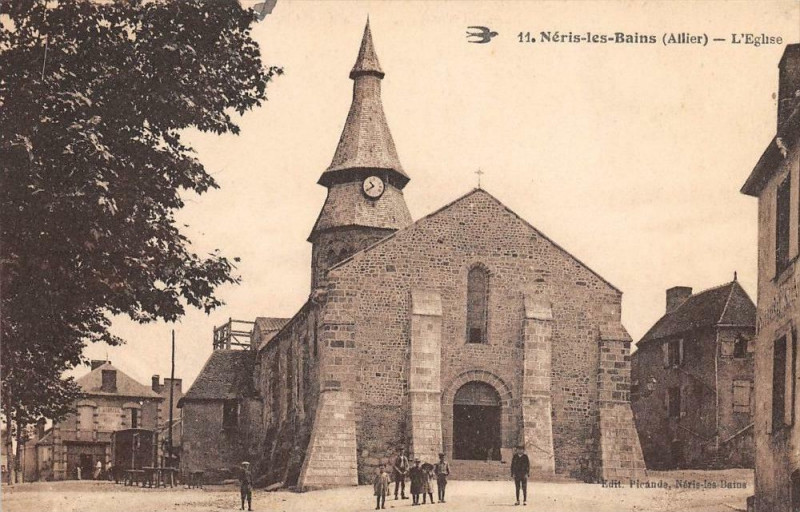 Carte postale ancienne Neris Les Bains L'Eglise