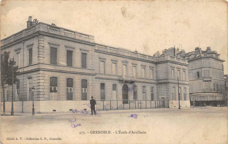 Carte postale ancienne Grenoble L'Ecole D'Artillerie à Grenoble