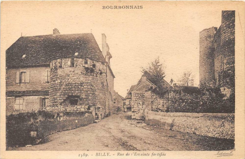 Carte postale ancienne Billy Rue De L'Enceinte Fortifiee à Billy