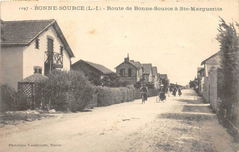 Carte postale ancienne Bonne Source Route De Bonne Source A Sainte-Marguerite