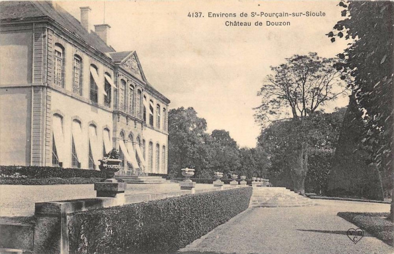 Carte postale ancienne Env.st Pourcain Sur Sioule Chateau De Douzon