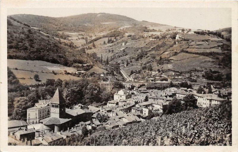 Carte postale ancienne Beaujeu Vins Renommes à Beaujeu