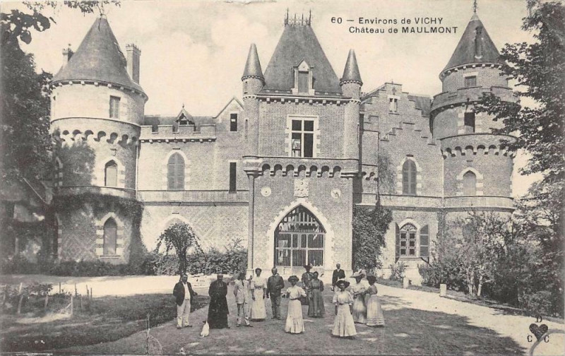 Carte postale ancienne Environs De Vichy Chateau De Maulmont à Vichy