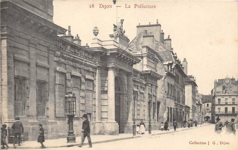 Carte postale ancienne Dijon La Prefecture(Dos non divisé) à Dijon