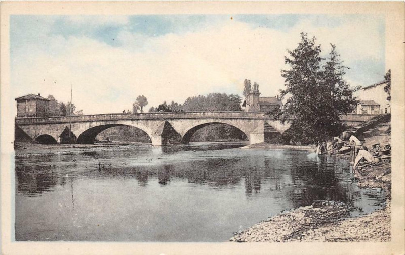 Carte postale ancienne Anse Le Pont Sur L'Azergues Rive Gauche à Anse