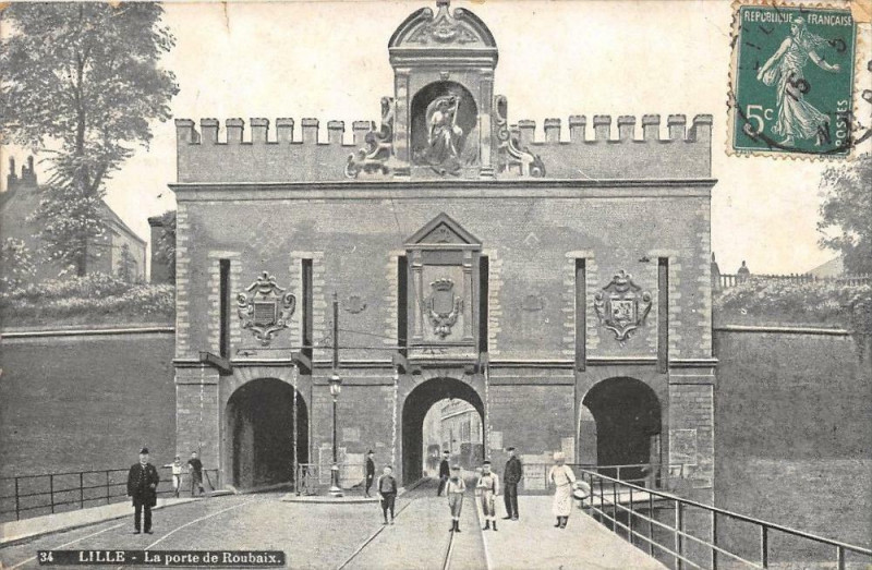 Carte postale ancienne Lille La Porte De Roubaix à Lille