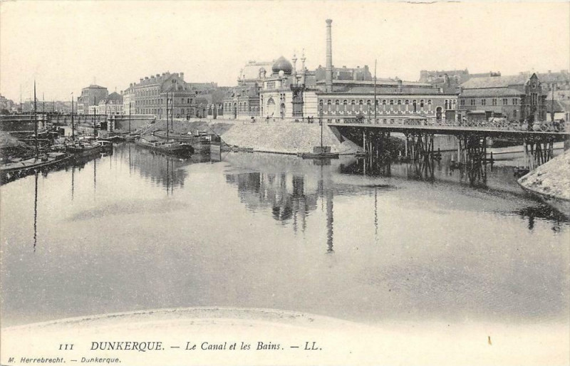 Carte postale ancienne Dunkerque Le Canal Et Les Bains à Dunkerque