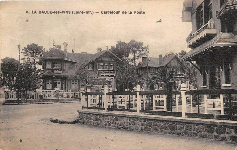 Carte postale ancienne La Baule Les Pins Carrefour De La Poste