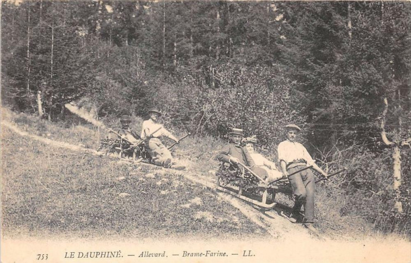 Carte postale ancienne Allevard Brame Farine à Allevard