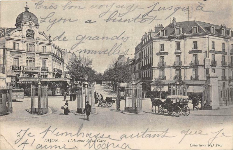 Carte postale ancienne Dijon L'Avenue De La Gare (dos non divisé) à Dijon