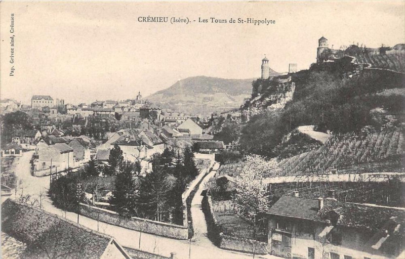 Carte postale ancienne Cremieu Les Tours De Saint-Hippolyte à Crémieu