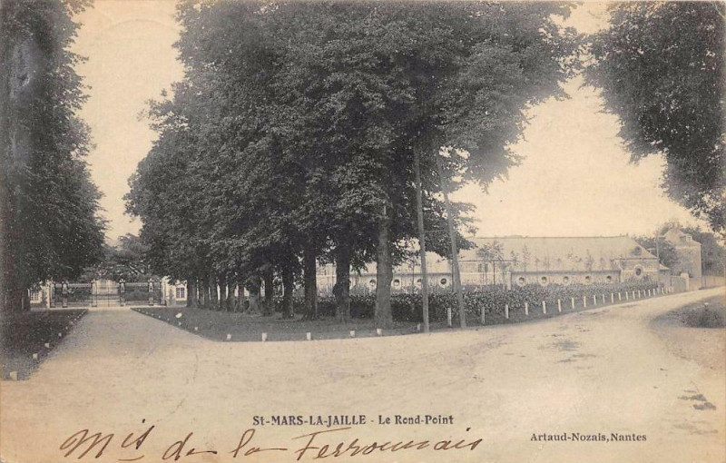 Carte postale ancienne Saint Mars La Jaille Le Rond Point