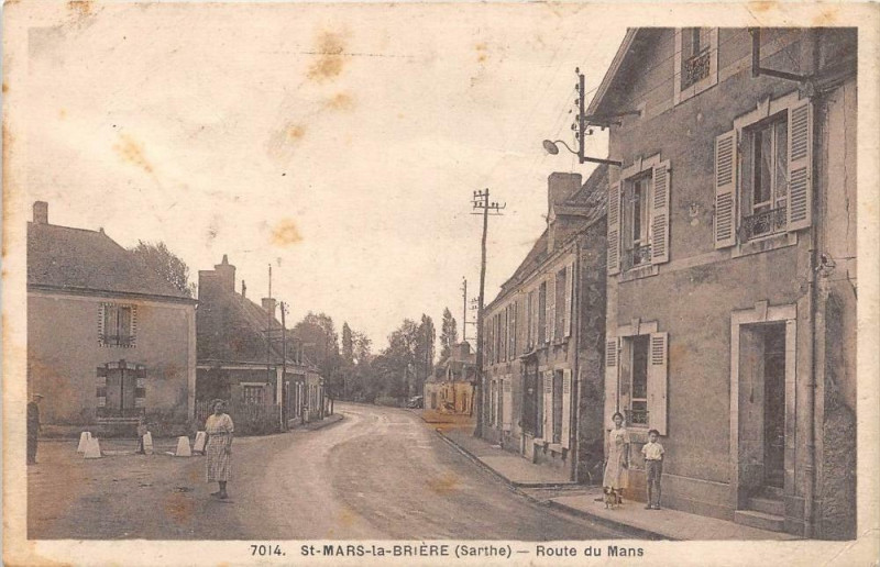 Carte postale ancienne Saint Mars La Briere Route Du Mans