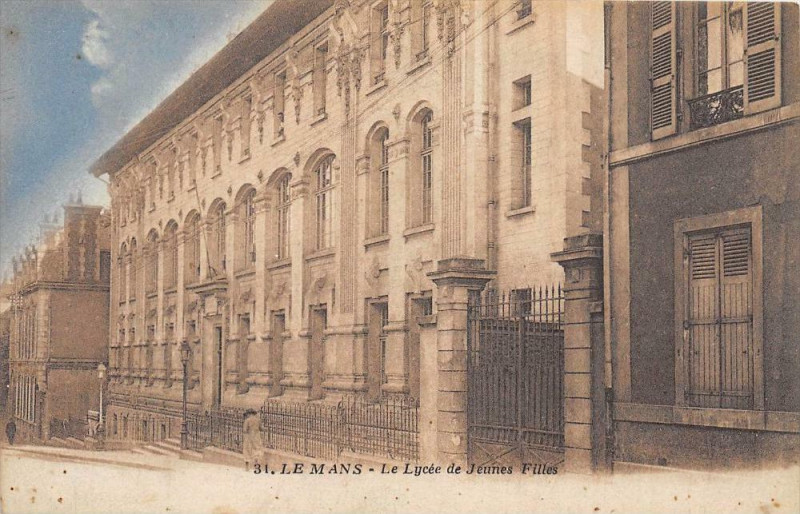 Carte postale ancienne Le Mans Lycee De Jeunes Filles au Mans