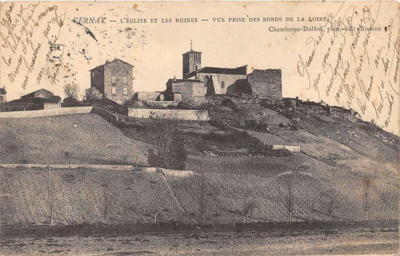 Carte postale ancienne Vernay L'Eglise Et Les Ruines Bords De Loire