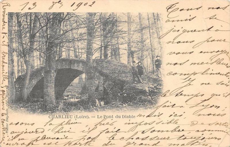 Carte postale ancienne Charlieu Le Pont Du Diable (dos non divisé) à Charlieu