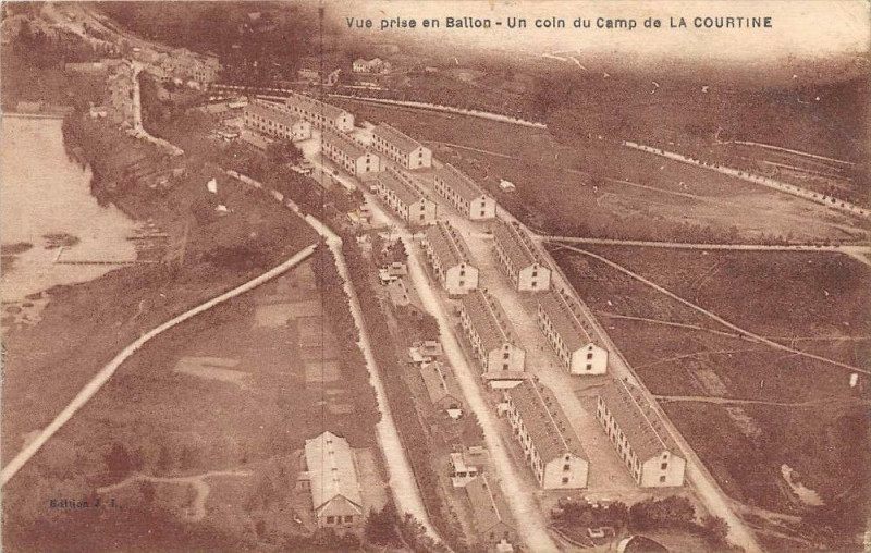 Carte postale ancienne Vue Prise En Ballon Un Coin Du Camp De La Courtine à La Courtine