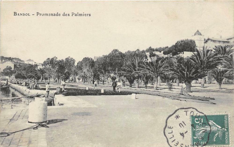 Carte postale ancienne Bandol Promenade Des Palmiers à Bandol
