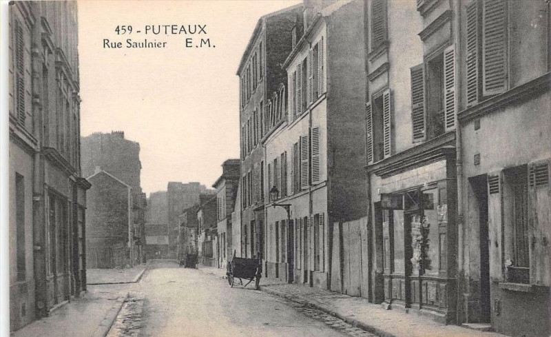 Carte postale ancienne Puteaux Rue Saulnier à Puteaux