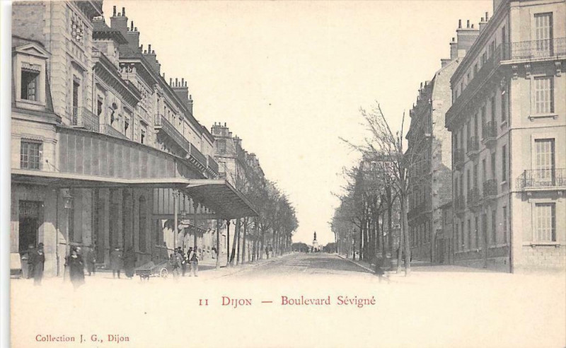 Carte postale ancienne Dijon Boulevard Sevigne (dos non divisé) à Dijon