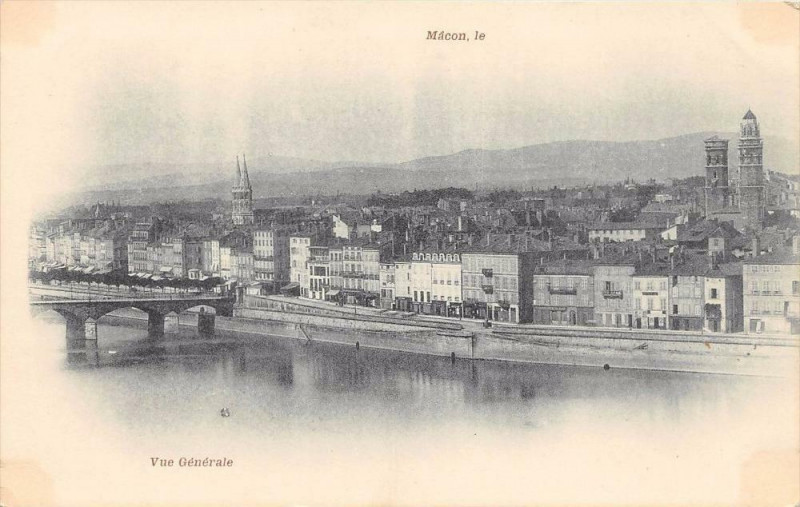 Carte postale ancienne Macon Vue Generale (dos non divisé) à Mâcon