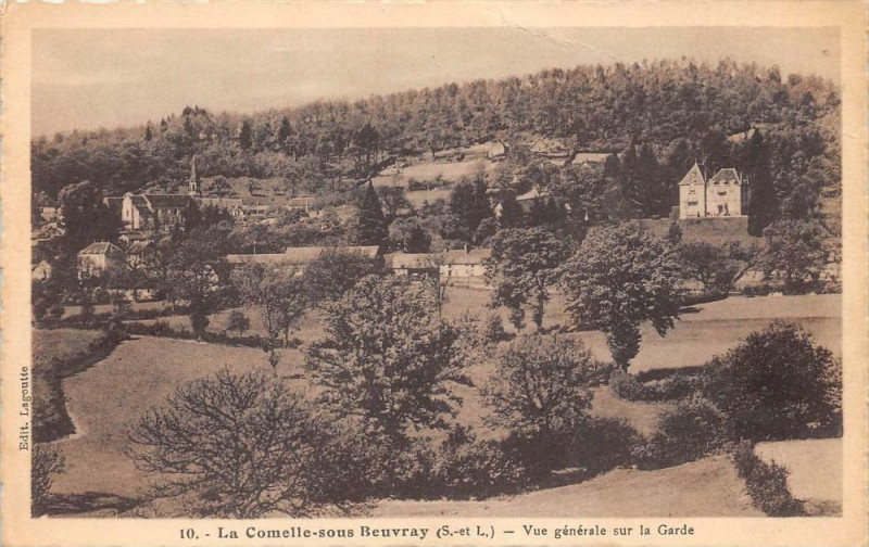 Carte postale ancienne La Comelle Sous Beuvray Vue Generale Sur La Garde à La Comelle